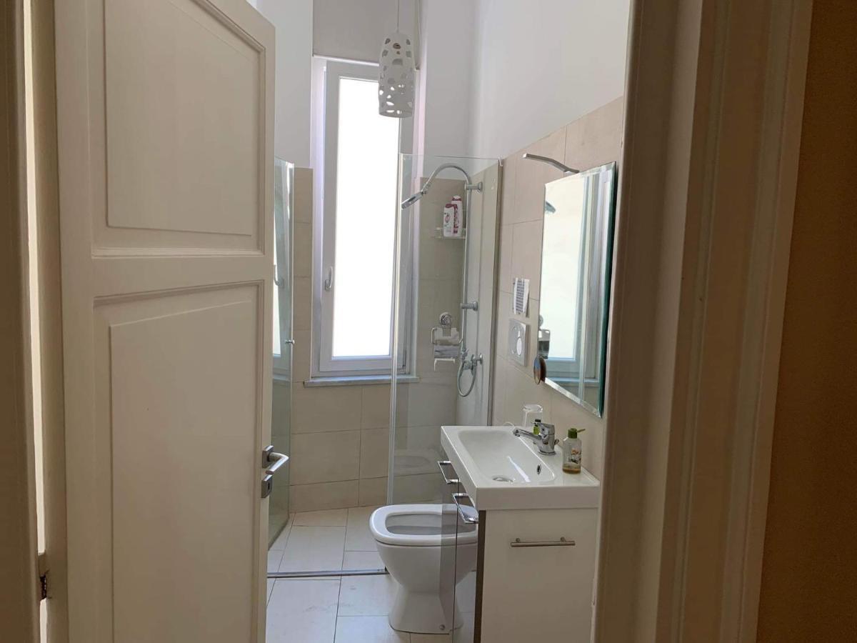 Due Cani Apartment Палермо Екстер'єр фото